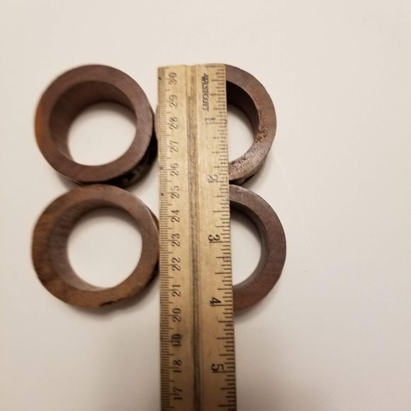 Vintage Set of 4 Carved Wooden Napkin Rings - Picture 8 of 9